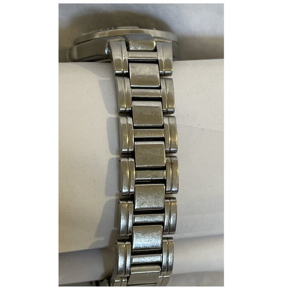 Mossimo Watch: Water Resistant, Glow Marks, New Battery! (Excellent Condition) - Picture 5 of 9